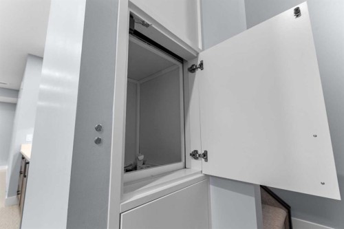 1415 27 Street Sw, Calgary, AB - Indoor Photo Showing Other Room