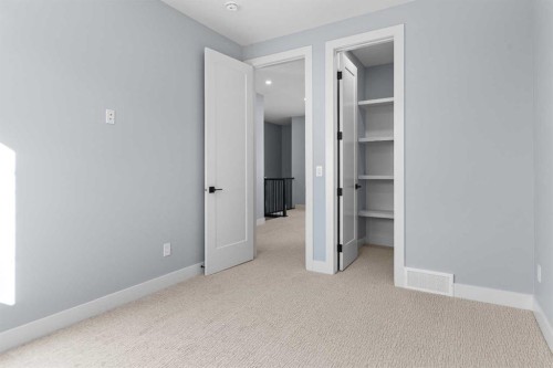 1415 27 Street Sw, Calgary, AB - Indoor Photo Showing Other Room