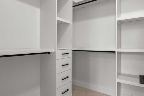 1415 27 Street Sw, Calgary, AB - Indoor With Storage