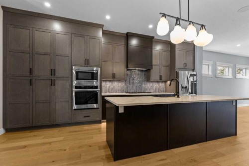 1415 27 Street Sw, Calgary, AB - Indoor Photo Showing Kitchen With Upgraded Kitchen