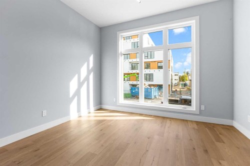 1415 27 Street Sw, Calgary, AB - Indoor Photo Showing Other Room