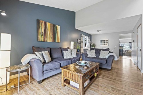 32 Millrise Crescent Sw, Calgary, AB - Indoor Photo Showing Living Room