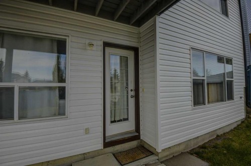 217 Somerside Close Sw, Calgary, AB - Outdoor With Exterior