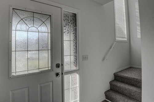 217 Somerside Close Sw, Calgary, AB - Indoor Photo Showing Other Room