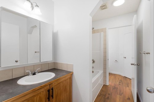 203 Prestwick Heights Se, Calgary, AB - Indoor Photo Showing Bathroom