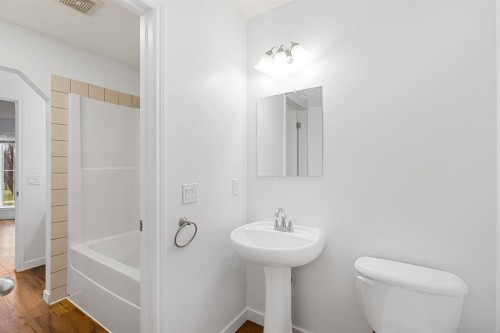 203 Prestwick Heights Se, Calgary, AB - Indoor Photo Showing Bathroom