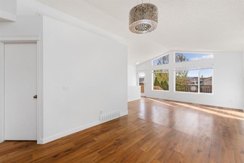 203 Prestwick Heights Se, Calgary, AB - Indoor Photo Showing Other Room