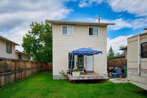 6827 37 Avenue Ne, Calgary, AB - Outdoor With Exterior