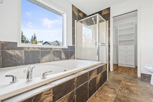 7936 Springbank Boulevard Sw, Calgary, AB - Indoor Photo Showing Bathroom