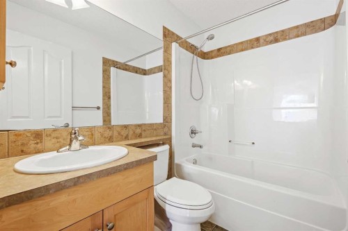 7936 Springbank Boulevard Sw, Calgary, AB - Indoor Photo Showing Bathroom