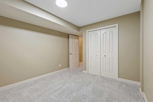 7936 Springbank Boulevard Sw, Calgary, AB - Indoor Photo Showing Other Room