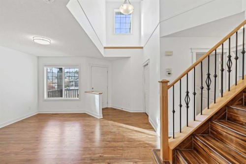 7936 Springbank Boulevard Sw, Calgary, AB - Indoor Photo Showing Other Room