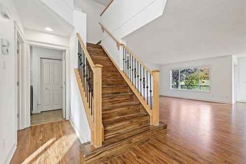 7936 Springbank Boulevard Sw, Calgary, AB - Indoor Photo Showing Other Room