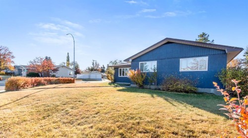 5301 44 Street, Olds, AB - Outdoor