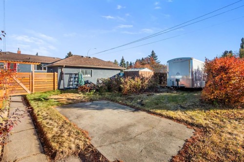 5301 44 Street, Olds, AB - Outdoor