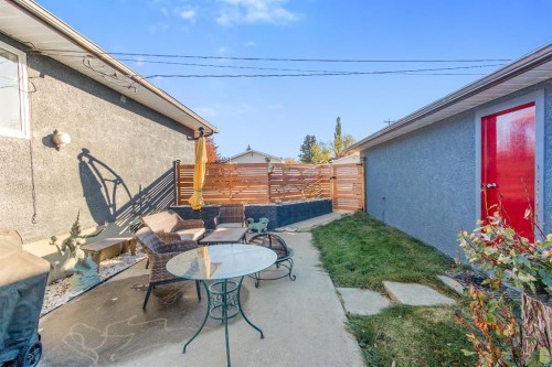 5301 44 Street, Olds, AB - Outdoor