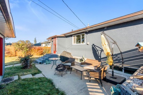 5301 44 Street, Olds, AB - Outdoor