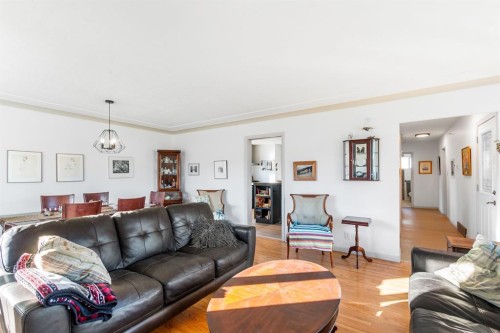 5301 44 Street, Olds, AB - Indoor Photo Showing Living Room