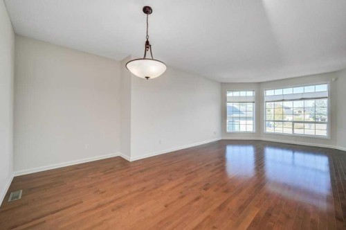 222 Diamond Court Se, Calgary, AB - Indoor Photo Showing Other Room