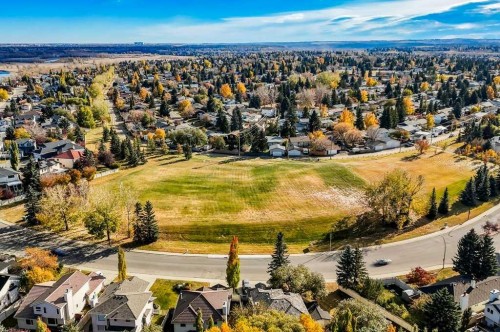 222 Diamond Court Se, Calgary, AB - Outdoor With View