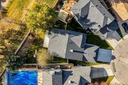222 Diamond Court Se, Calgary, AB - Outdoor
