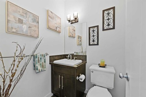 129 Springbluff Boulevard Sw, Calgary, AB - Indoor Photo Showing Bathroom
