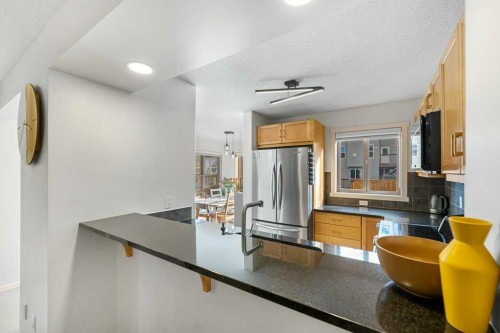 184 Sage Valley Drive Nw, Calgary, AB - Indoor Photo Showing Kitchen