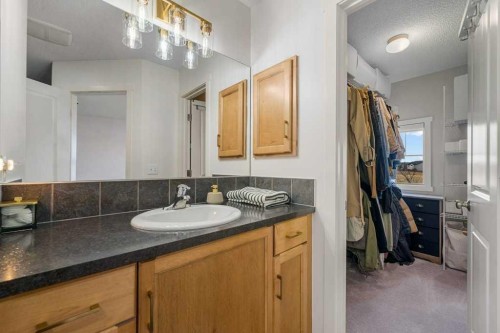 184 Sage Valley Drive Nw, Calgary, AB - Indoor Photo Showing Bathroom