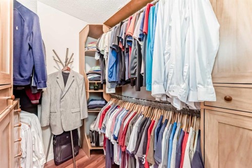 56 Applecroft Road Se, Calgary, AB - Indoor With Storage