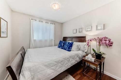 56 Applecroft Road Se, Calgary, AB - Indoor Photo Showing Bedroom