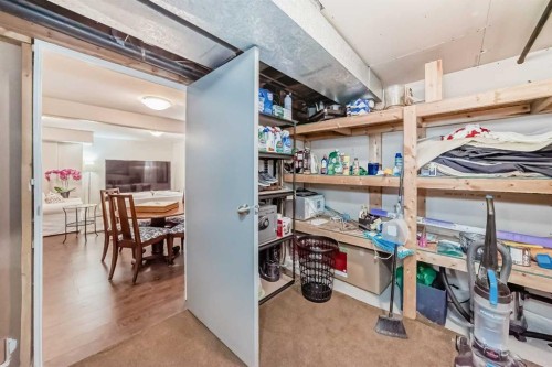 56 Applecroft Road Se, Calgary, AB - Indoor