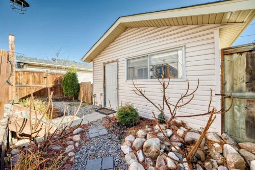 56 Applecroft Road Se, Calgary, AB - Outdoor