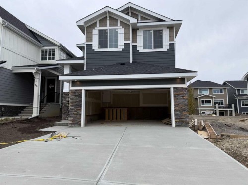 72 Sunrise Heath  Cochrane, AB T4C 3C5