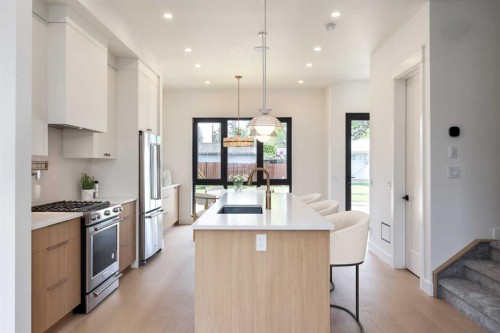4309 32 Avenue Sw, Calgary, AB - Indoor Photo Showing Kitchen With Stainless Steel Kitchen With Upgraded Kitchen
