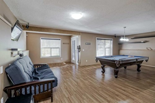 8 Everstone Rise Sw, Calgary, AB - Indoor Photo Showing Other Room