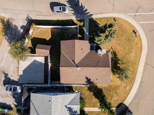 2 West Barrett Place, Cochrane, AB - Outdoor