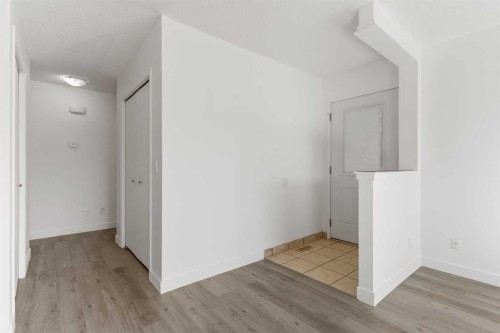 2 West Barrett Place, Cochrane, AB - Indoor Photo Showing Other Room