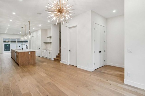 643 36 Street Sw, Calgary, AB - Indoor