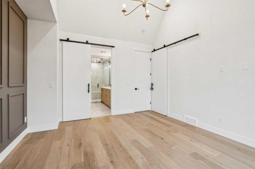 643 36 Street Sw, Calgary, AB - Indoor Photo Showing Other Room