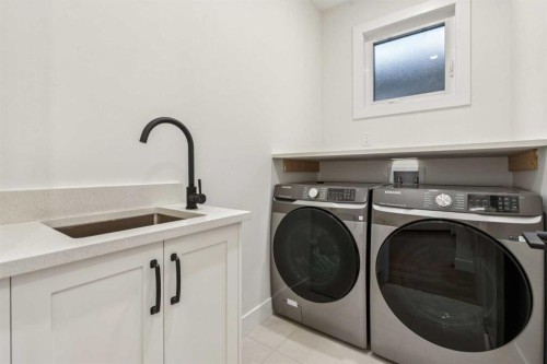 643 36 Street Sw, Calgary, AB - Indoor Photo Showing Laundry Room