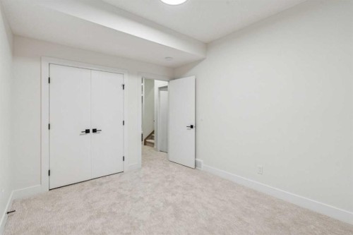 643 36 Street Sw, Calgary, AB - Indoor Photo Showing Other Room
