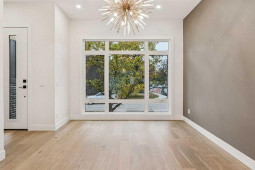 643 36 Street Sw, Calgary, AB - Indoor Photo Showing Other Room