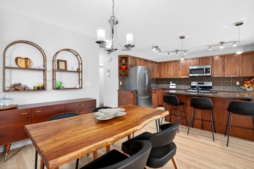 1346 Kings Heights Way Se, Airdrie, AB - Indoor Photo Showing Kitchen