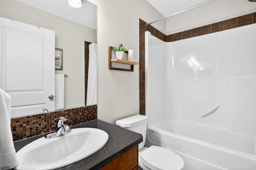 1346 Kings Heights Way Se, Airdrie, AB - Indoor Photo Showing Bathroom