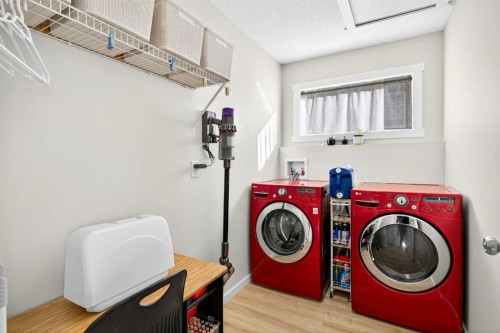 1346 Kings Heights Way Se, Airdrie, AB - Indoor Photo Showing Laundry Room