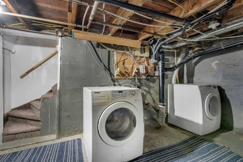 314 8 Avenue Ne, Calgary, AB - Indoor Photo Showing Laundry Room