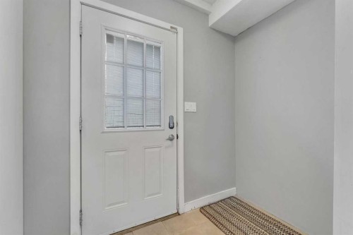 314 8 Avenue Ne, Calgary, AB - Indoor Photo Showing Other Room