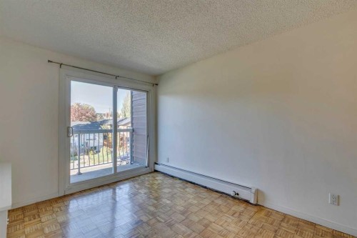 304-2140 17A Street Sw, Calgary, AB - Indoor Photo Showing Other Room