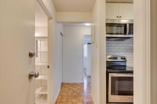 304-2140 17A Street Sw, Calgary, AB - Indoor