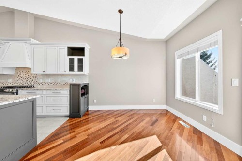 80 Sierra Morena Landing Sw, Calgary, AB - Indoor Photo Showing Kitchen